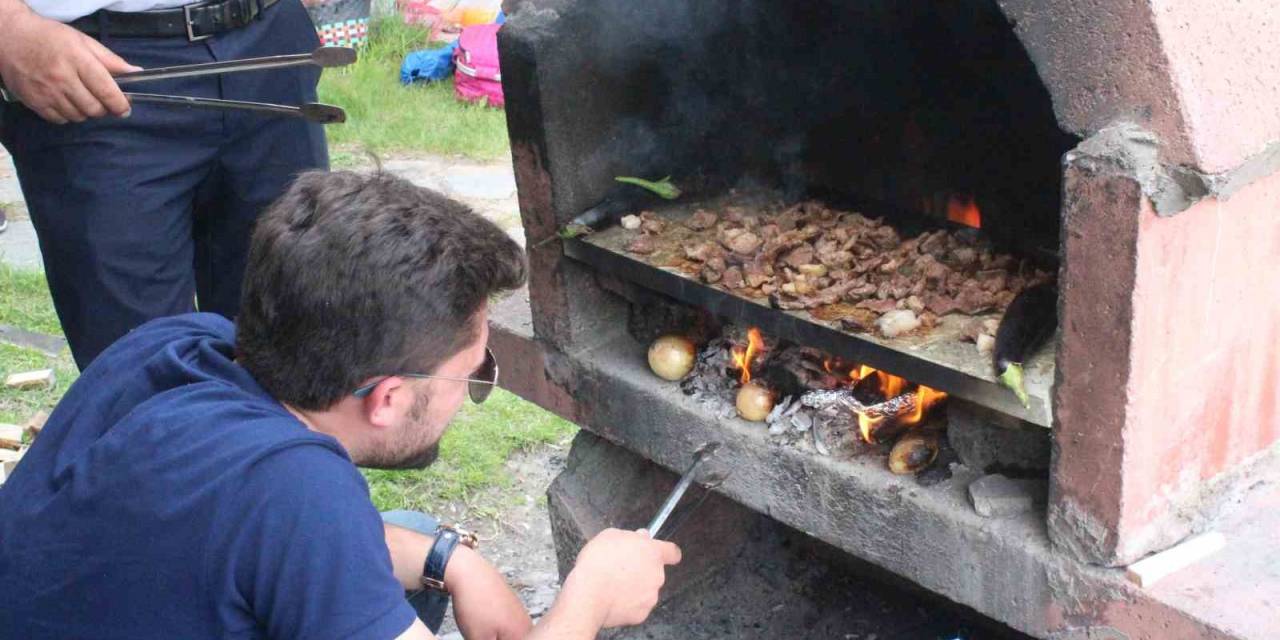 Afyonkarahisar’da Oylarını Kullananlar Piknik Alanlarına Koştu