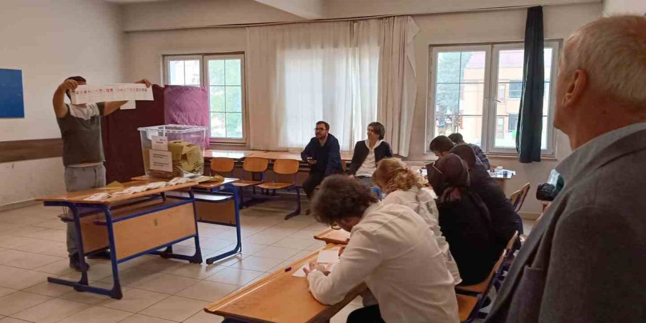 Sandıklar Kapandı Oy Saymaya Geçildi