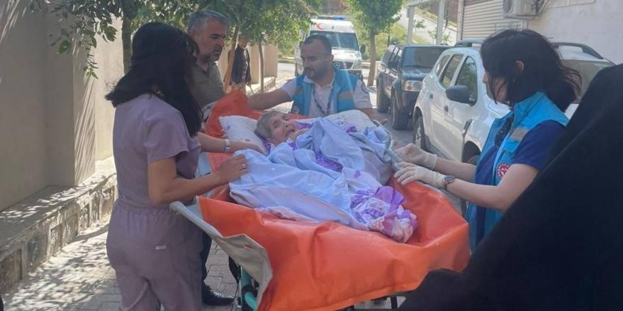Evde Sağlık Hizmetleri Ekiplerinin Yardımıyla Oy Kullandı