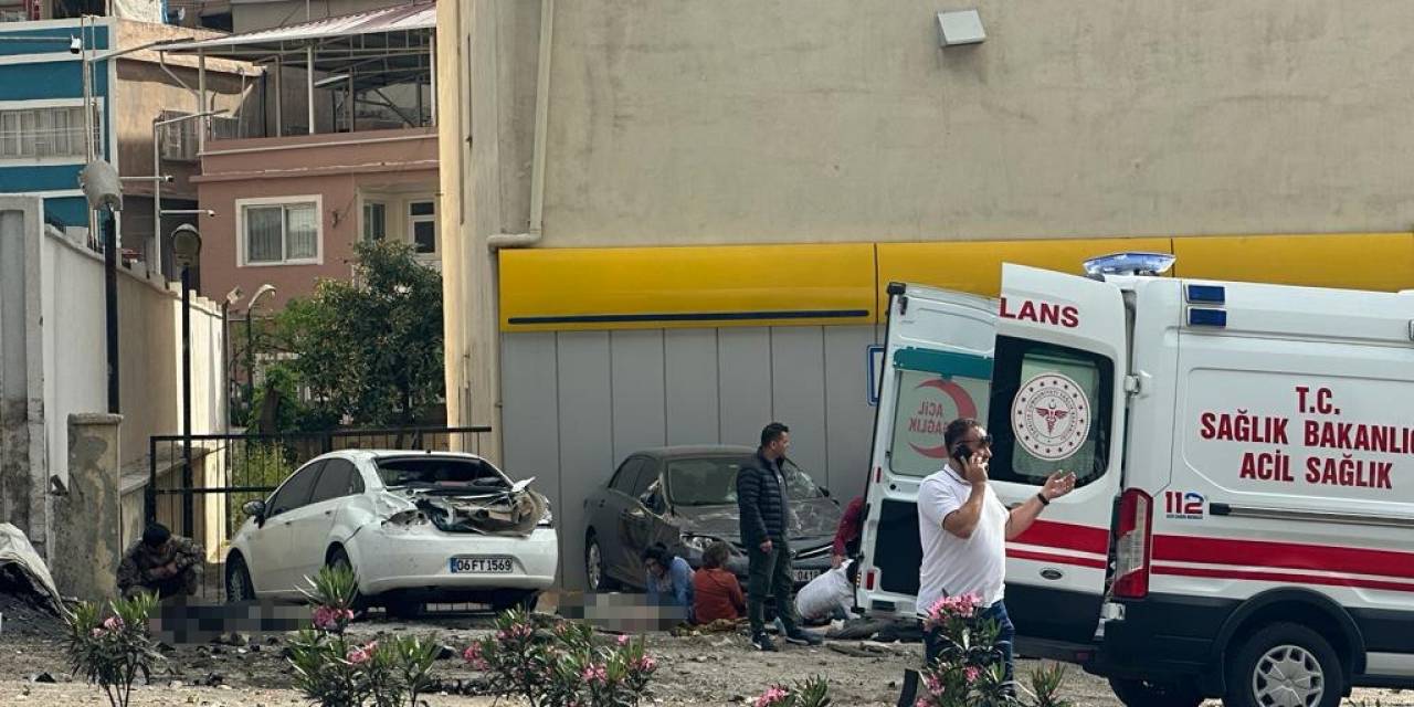 Hatay’da Kamyon Araçların Arasında Daldı, Ölü Ve Yaralılar Var