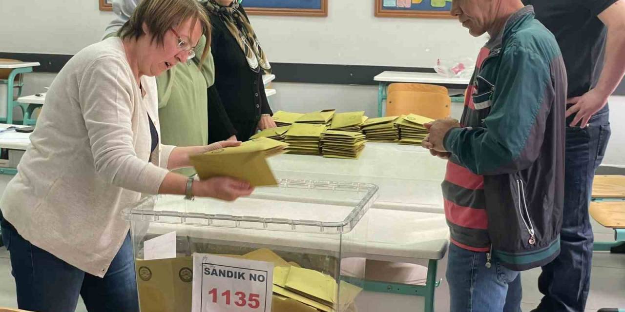 Bursa’da Da Sandıklar Açılmaya Başlandı