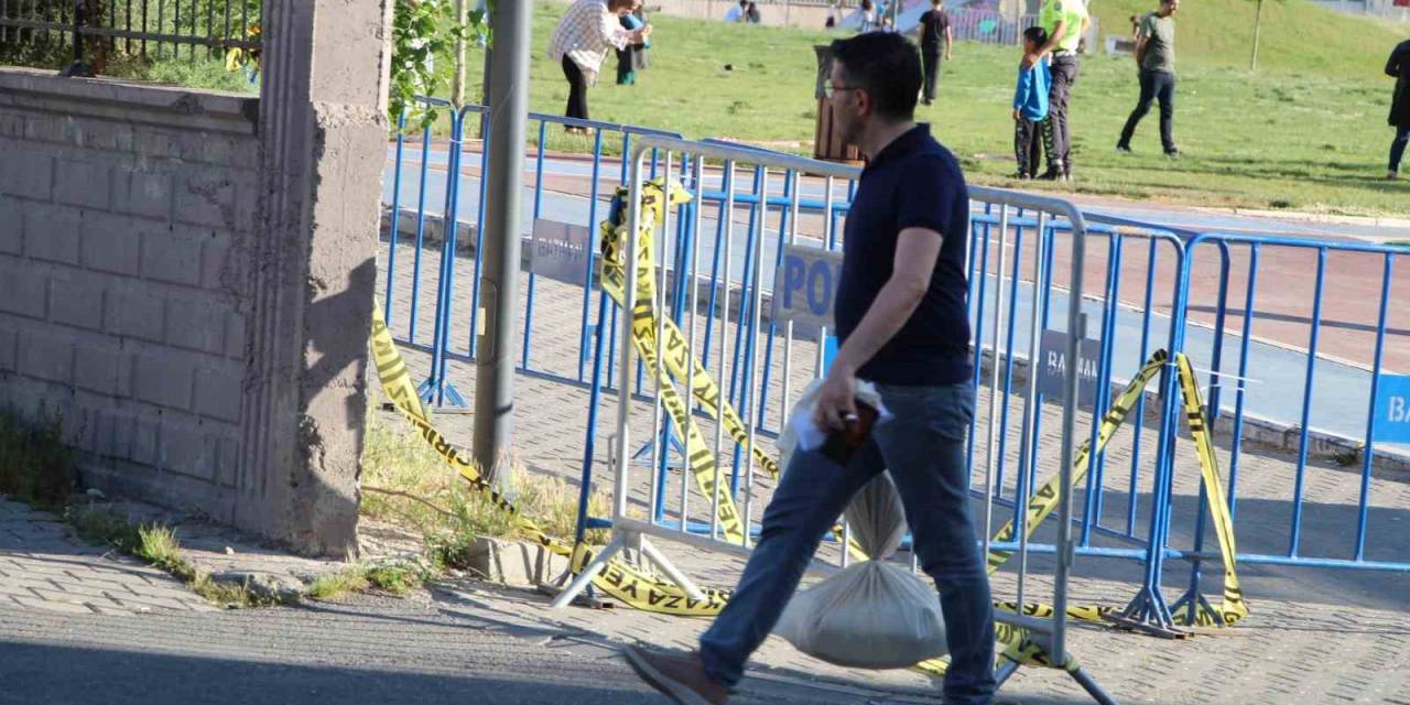 Çuvallar Seçim Kuruluna Gelmeye Başladı