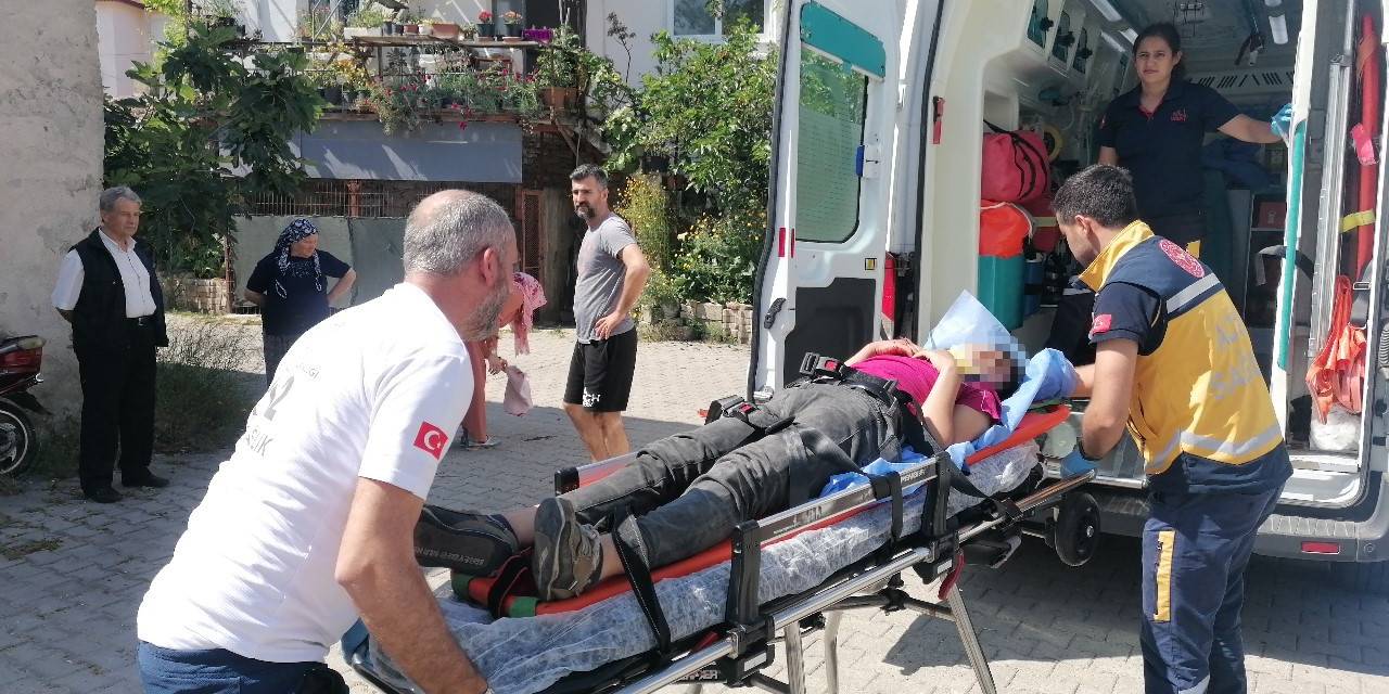 Otomobille Çarpışan Elektrikli Bisiklet Sürücüsü Genç Ağır Yaralandı