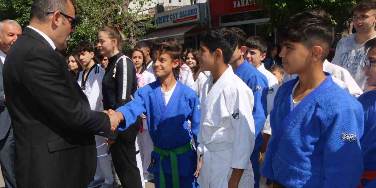 Siirt’te Gençlik Haftası Kutlamaları Başladı