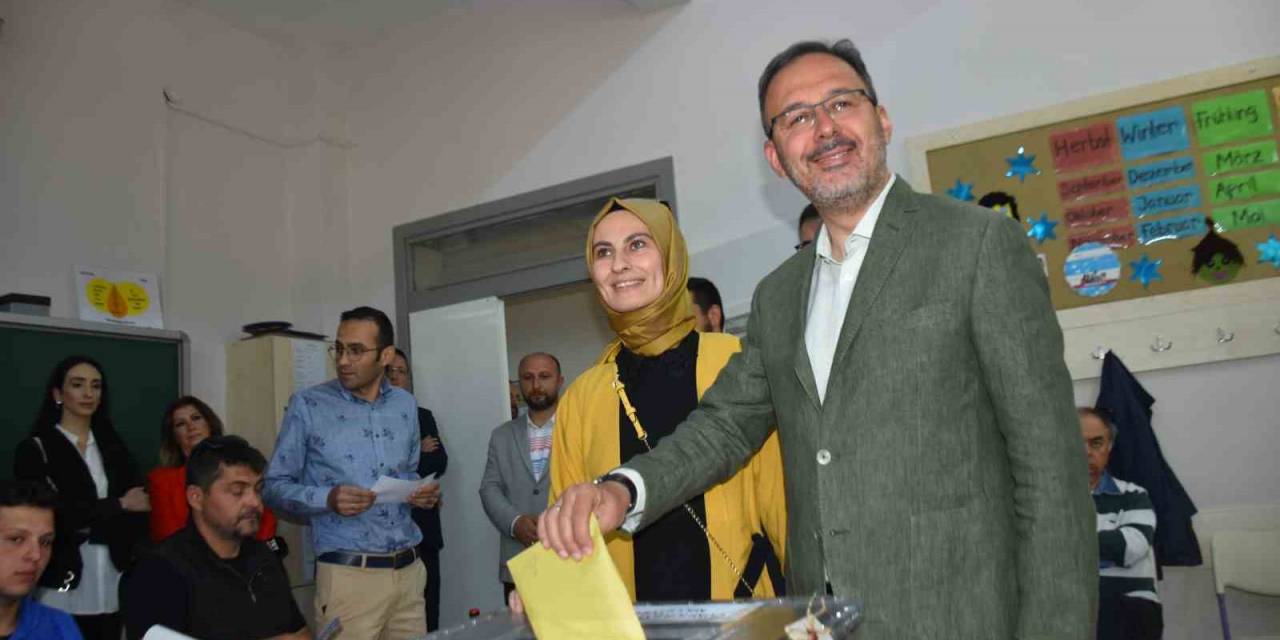 İzmir, Vekillerini Seçti