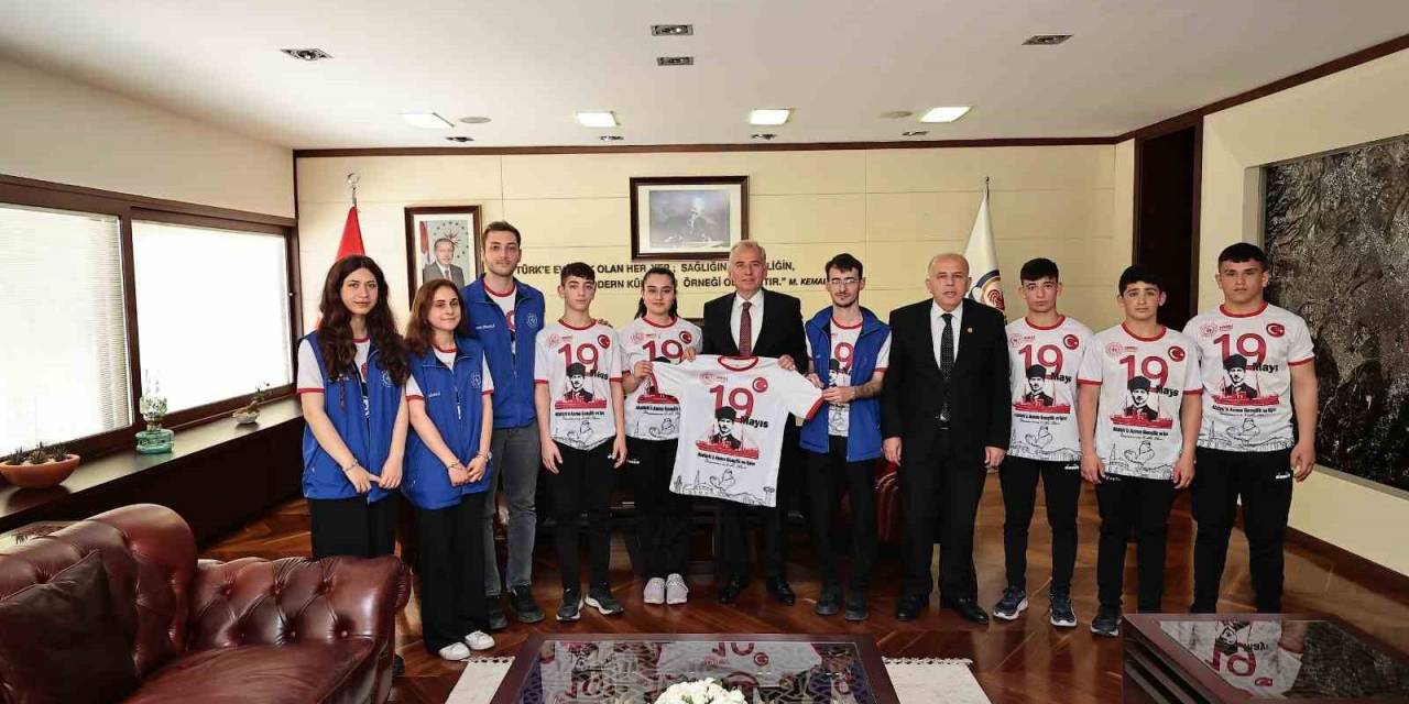 Denizli’de Gençlik Haftası Kutlanıyor