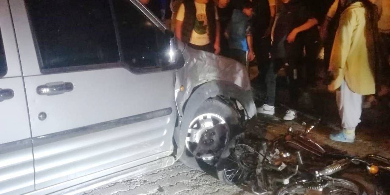 Manisa’da Kamyonet Motosikletle Çarpıştı: 1 Ölü, 1 Yaralı
