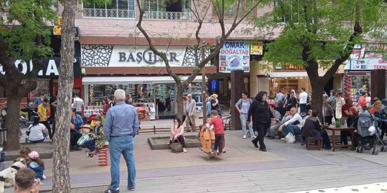 Seçim Tatilini Fırsat Bilip Doyasıya Eğlendiler