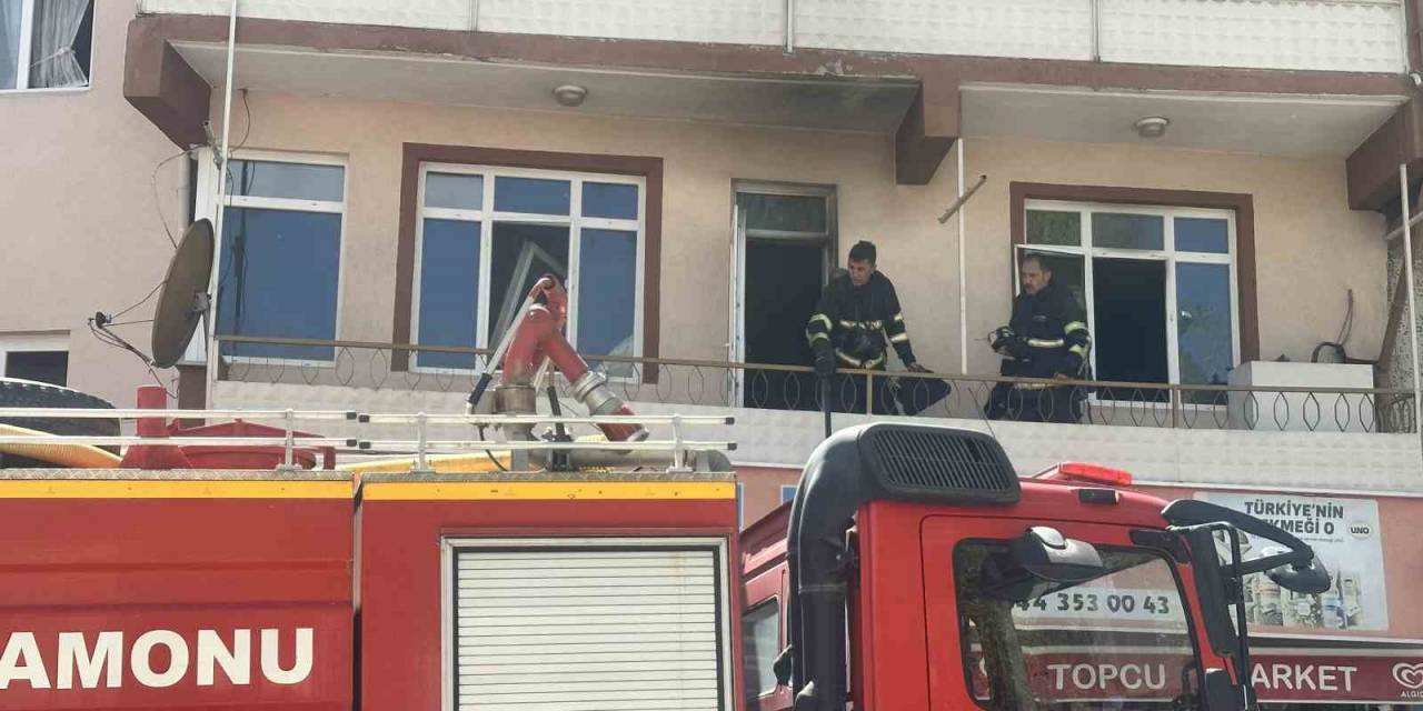 Evde Çıkan Yangında Hastanelik Oldu