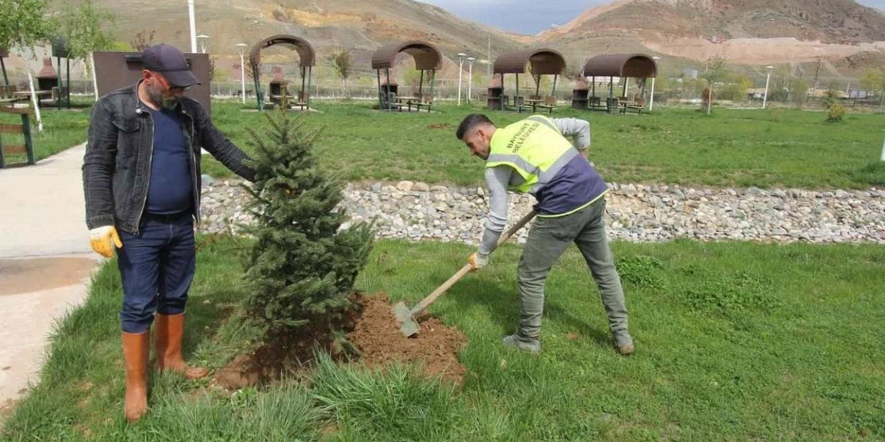 Bayburt Belediyesinin Temizlik Ve Bakım Çalışmaları Hız Kesmeden Devam Ediyor