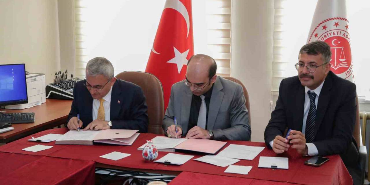 Kütahya Belediyesi’nden Kültürel Protokol