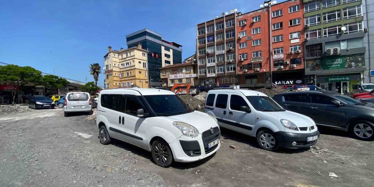 İş Hanının Yıkılmasını Fırsat Bildiler