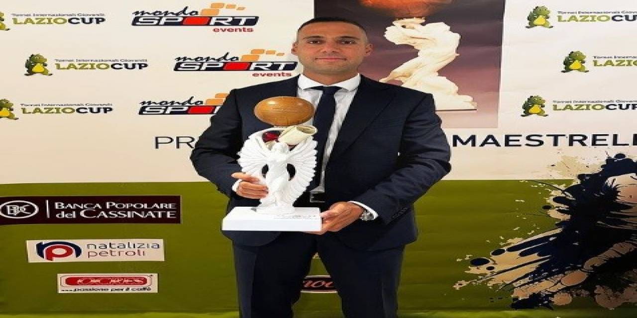 Tuğberk Tanrıvermiş, Yılın En İyi Genç Teknik Direktörü Seçildi