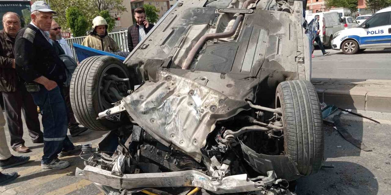 Bahçelievler’de Zincirleme Kaza: 3 Yaralı