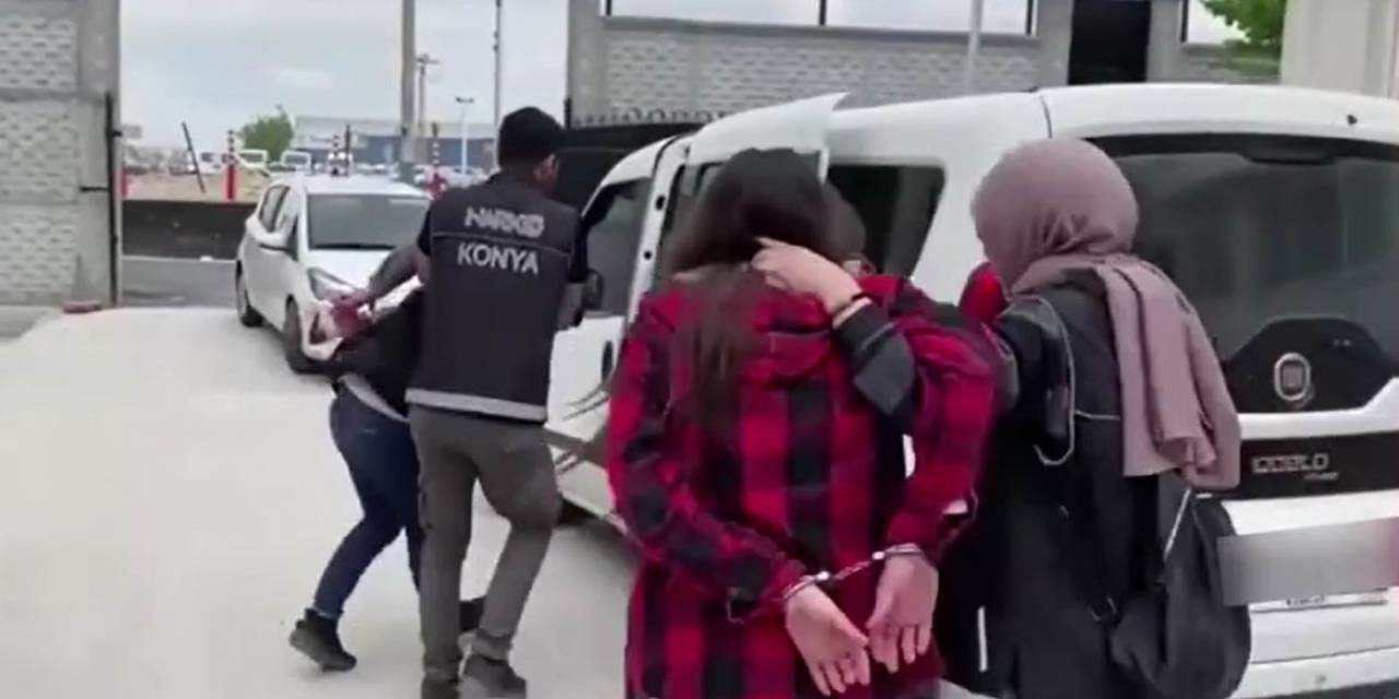 Kendilerine Sevgili Süsü Veren Uyuşturucu Satıcıları Polisten Kaçamadı