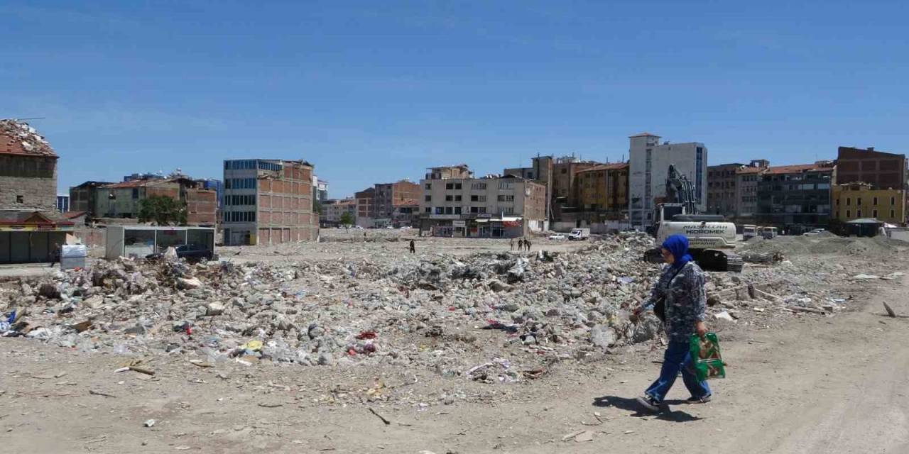 Malatyalı Depremzedelerden Hakaretlere Tepki