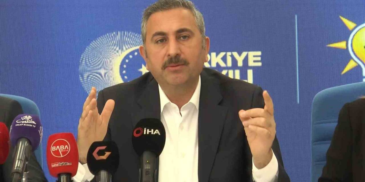 Eski Adalet Bakanı Gül’den Dünyaya Otokrasi Cevabı