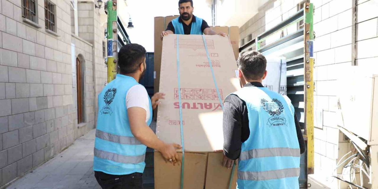 Depremzede Vatandaşlara Eşya Desteği