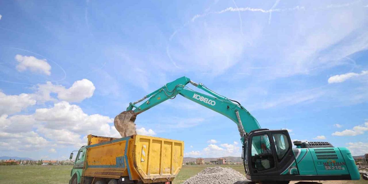 Aksaray Belediyesi Altyapı Çalışmalarını 10 Mahallede Yürütüyor