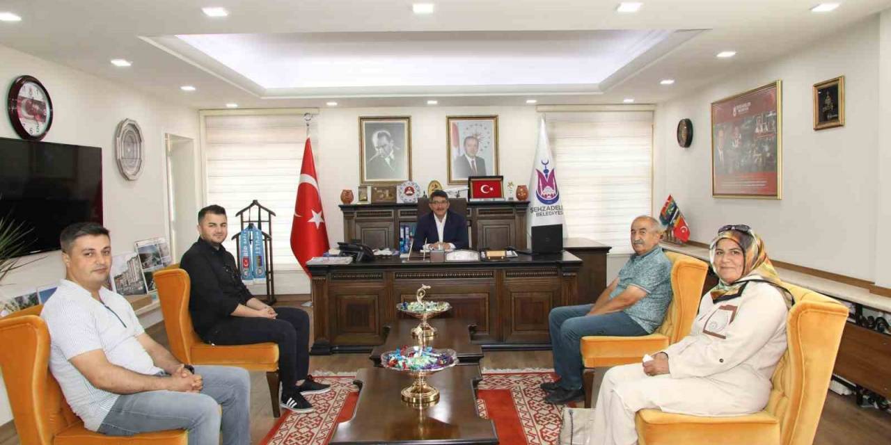 Adıyamanlı Depremzede Aileden Başkan Çelik’e Vefa Ziyareti
