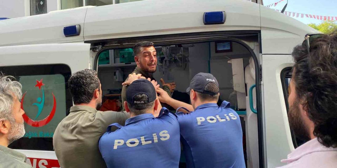Binanın Çatısına Çıkarak Kendini Atacağını Söyledi