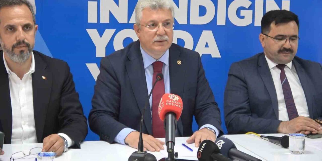 Ak Parti Grup Başkanvekili Muhammet Emin Akbaşoğlu: