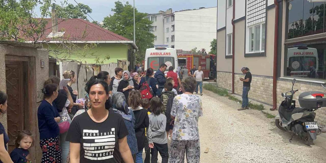 Edirne’de Evde Çıkan Yangın Mahalleliyi Sokağa Döktü