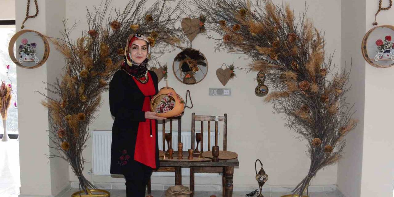 10 Parmağında 35 Marifet Bulunan İş Kadını Hancı 5 Bine Yakın Öğrenci Yetiştirdi