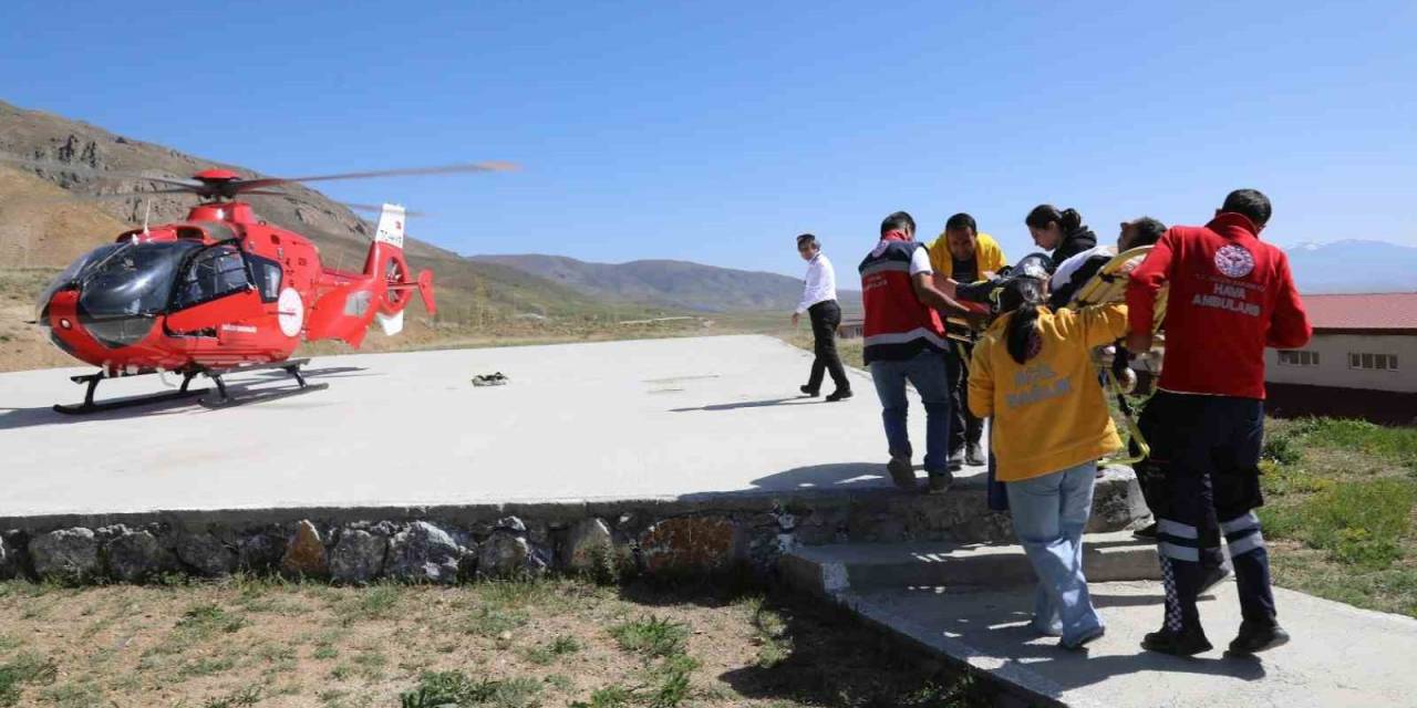 Kalp Krizi Geçiren Vatandaş Ambulans Helikopterle Van’a Sevk Edildi