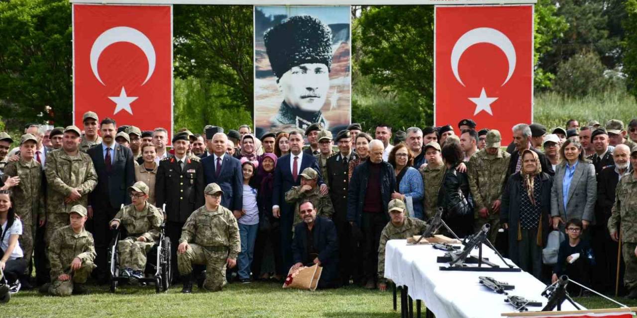 Engelli Vatandaşlar Bir Günlüğüne Asker Oldu