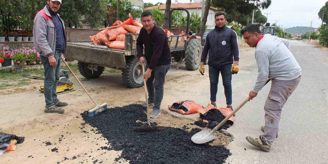 Burhaniye’de Belediye Asfalt Tamirlerine Başladı