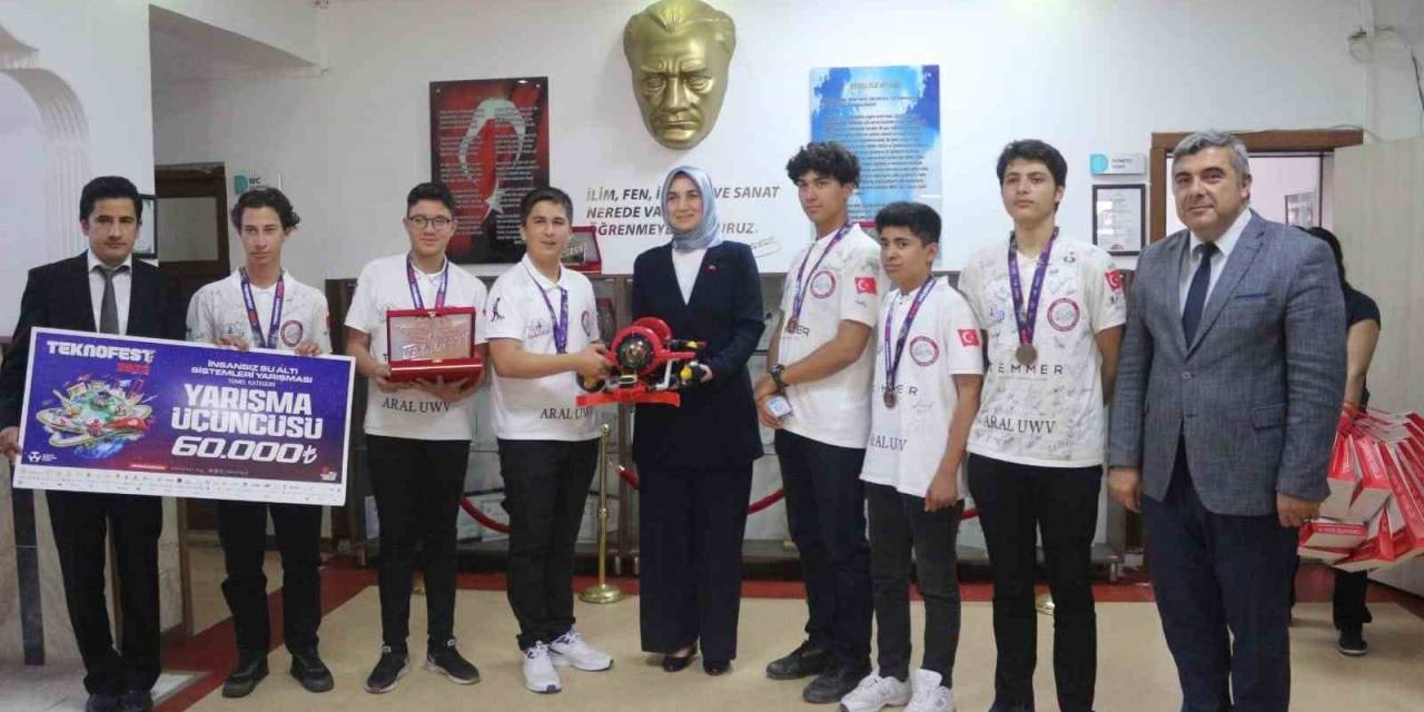 Vali Yiğitbaşı, Tübitak Ve Teknofest Birincileriyle Buluştu