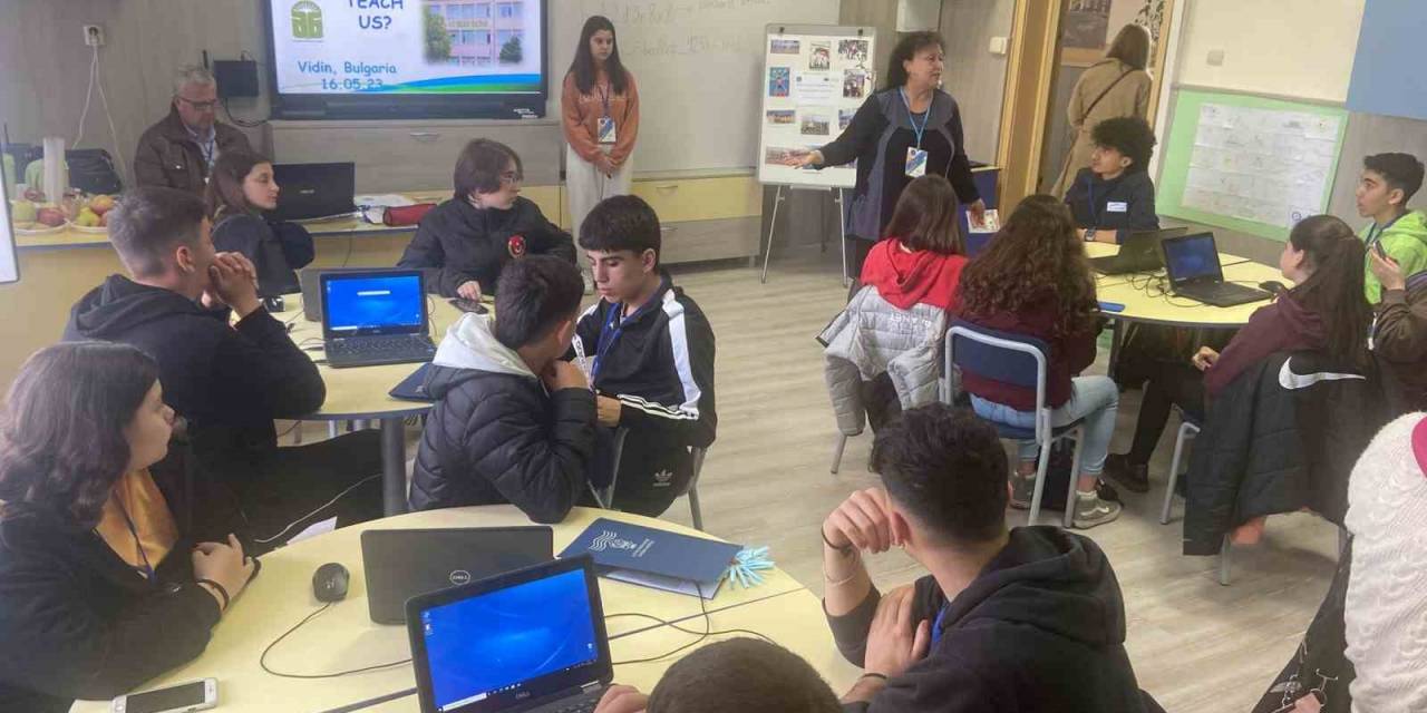 Gediz Atatürk Ortaokulu Bulgaristan’a Gitti