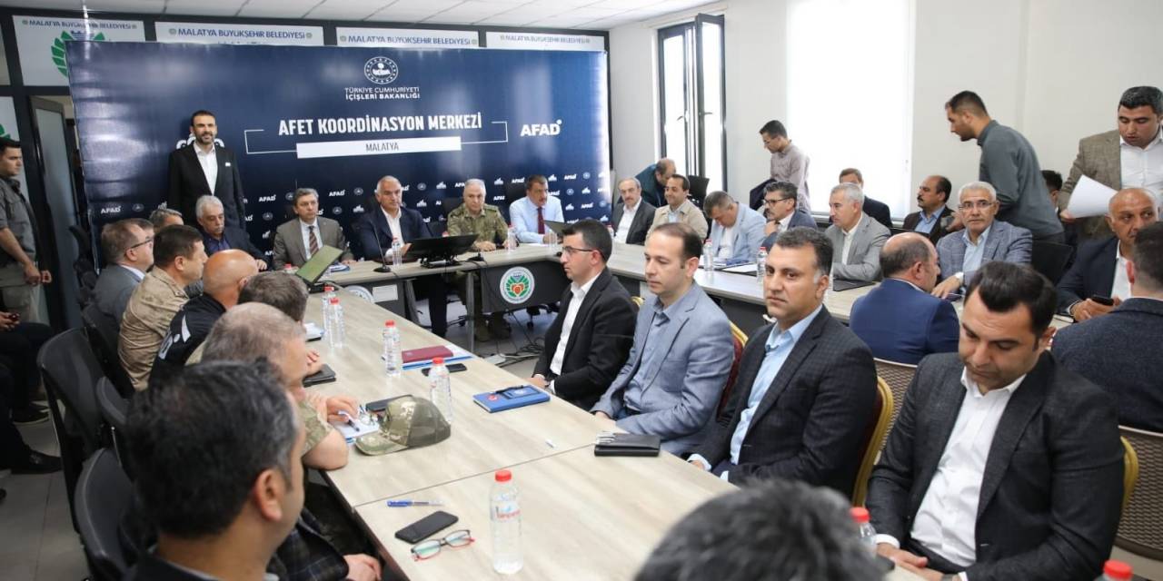 Bakan Ersoy, Malatya’da İstişarelerde Bulundu