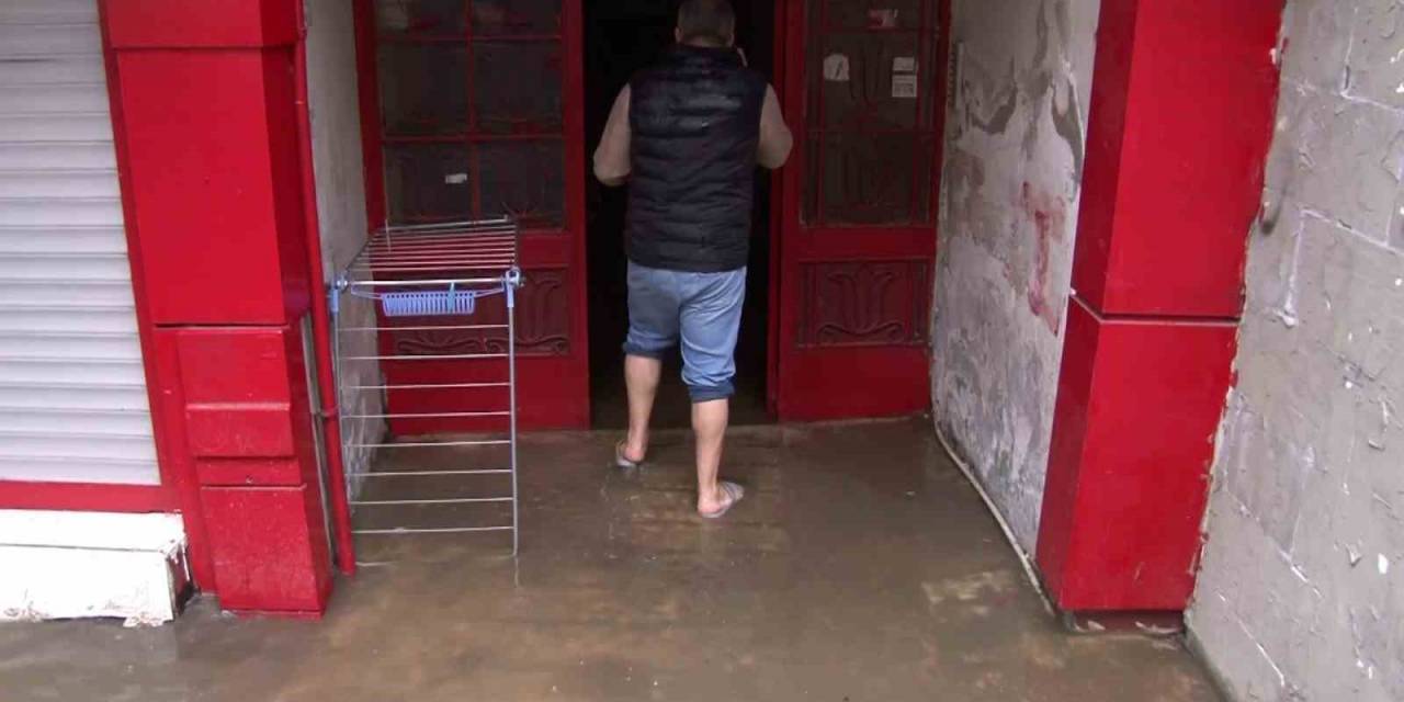 Küçükçekmece’de Yağış Etkili Oluyor