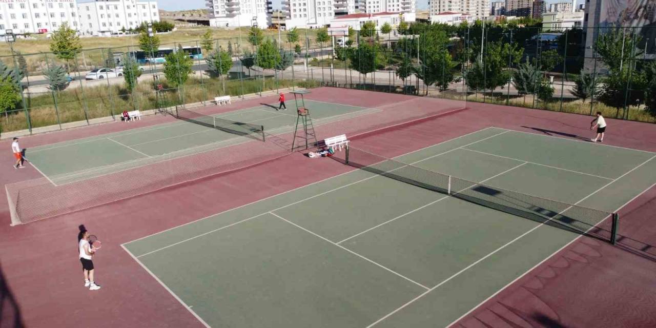 Şanlıurfa’da 19 Mayıs Tenis Turnuvası