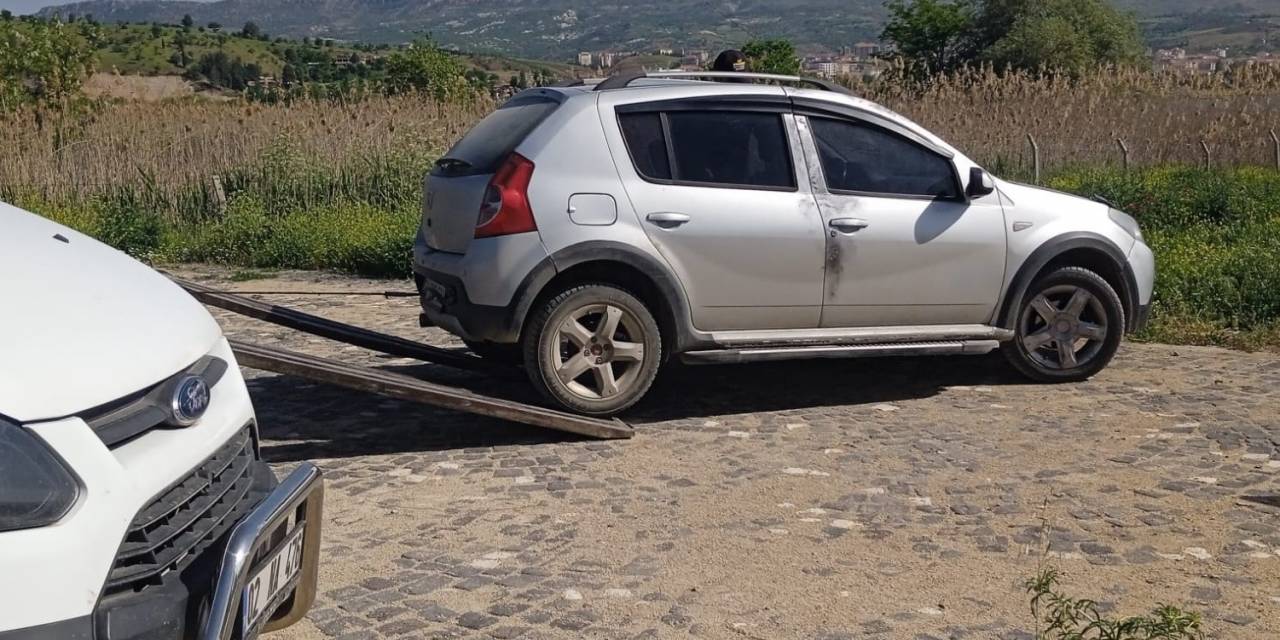 Otomobil İçerisinde Baygın Halde Bulundu
