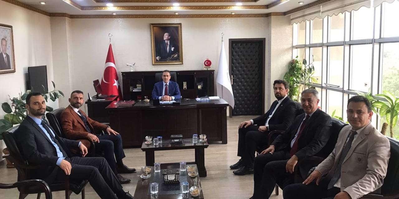 Burhaniye Uygulamalı Bilimler Fakültesi Dekanı Kaymakam İlyas Memiş’e Ziyarette Bulundu