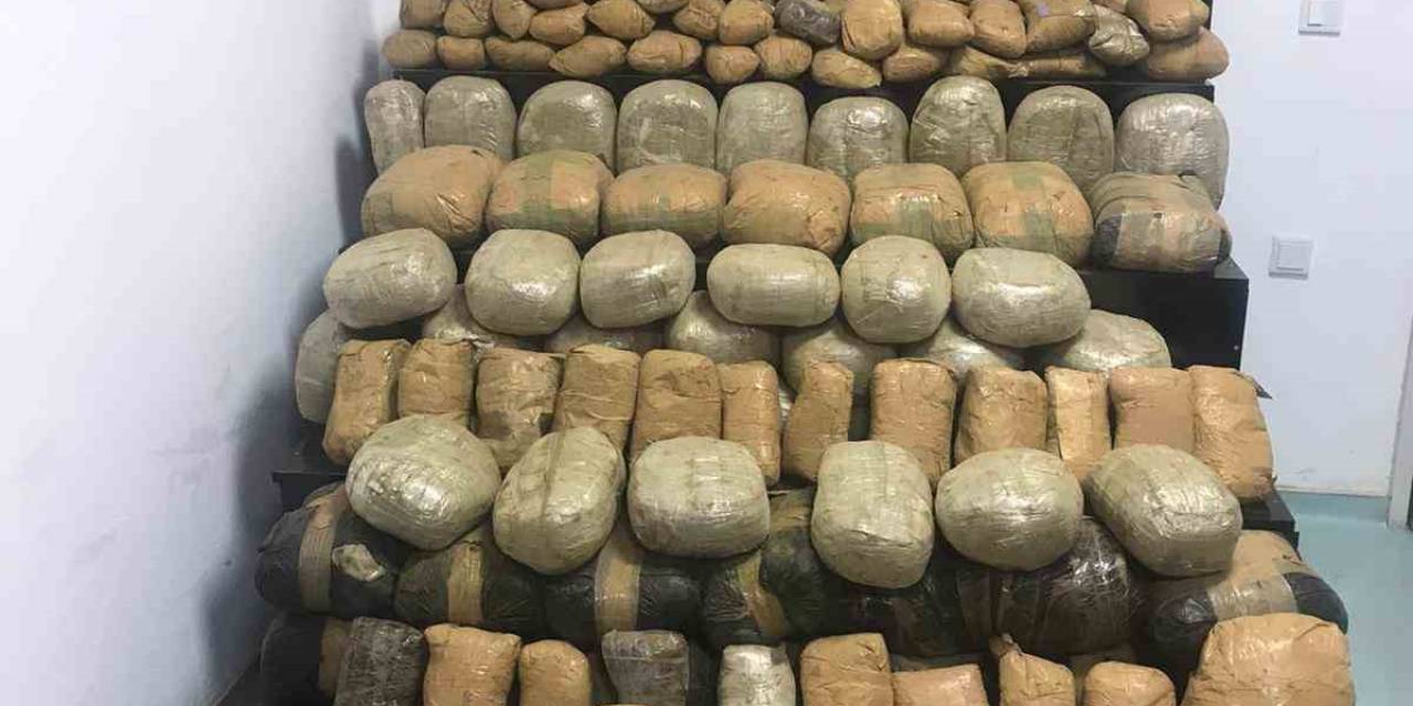 Sınırda 340 Kilo Esrar Ele Geçirildi