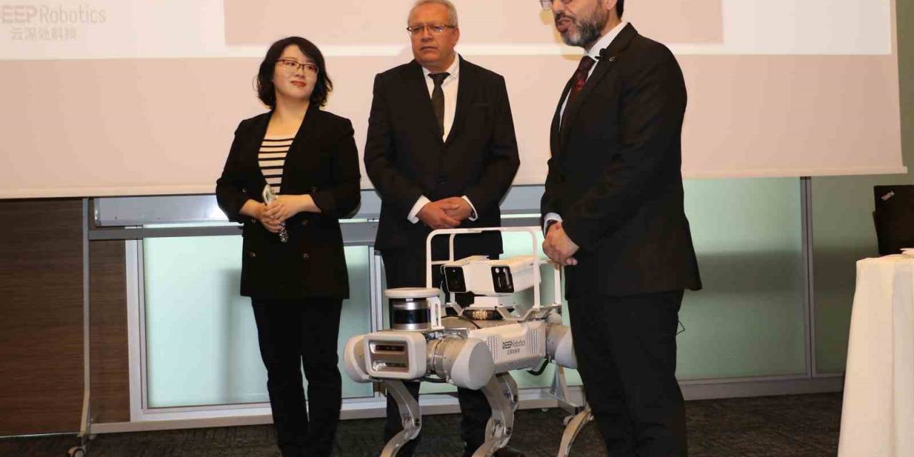 Çinlilerin Ürettiği Robot Köpekleri, Türk Firması Entegre Edip Pazarlayacak