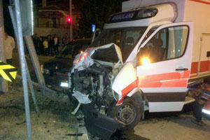 Kelkit'te Kaza Yerine Giden Ambulans Kaza Yaptı 3 Yaralı