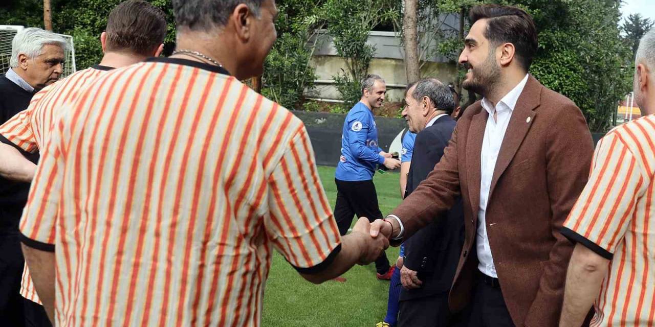 Galatasaray Veteranları İle Azerbaycanlı Spor Yazarları Dostluk Maçında Karşılaştı