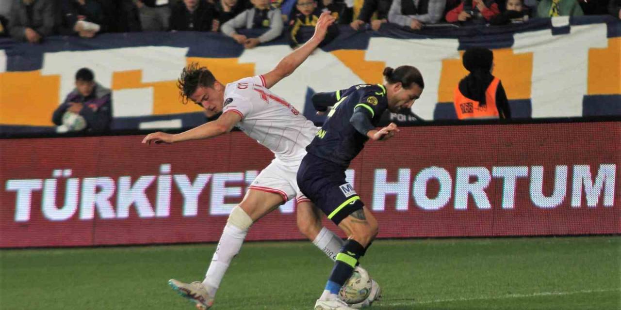 Spor Toto Süper Lig: Mke Ankaragücü: 0 - Fta Antalyaspor: 0 (ilk Yarı)