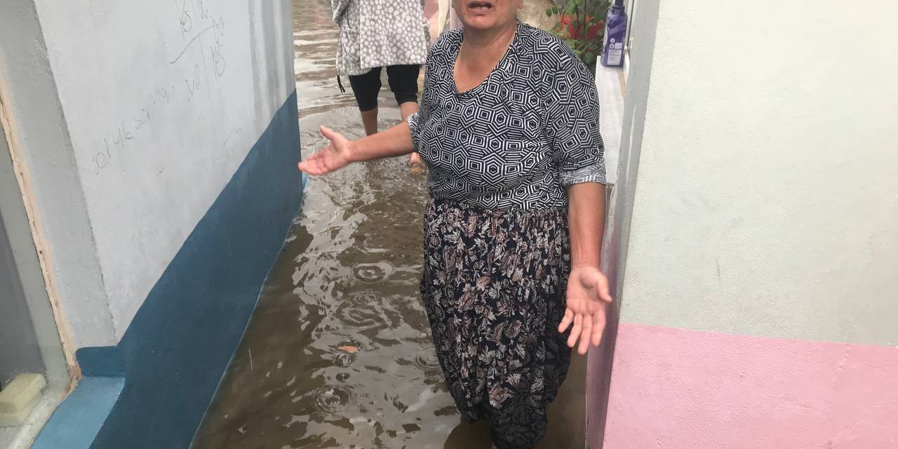 Edirne’de Evleri Su Basan Vatandaşlar Belediyeye İsyan Etti