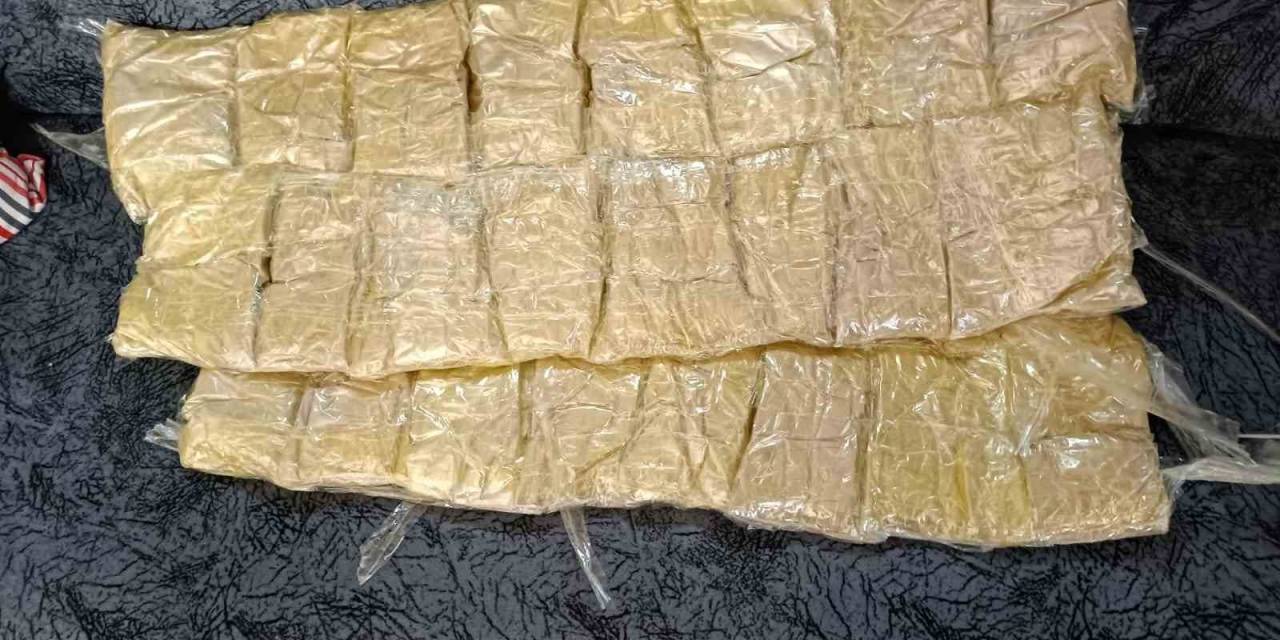 Otobüsteki 2 Yolcunun Üzerinden 10 Kilogram Eroin Çıktı