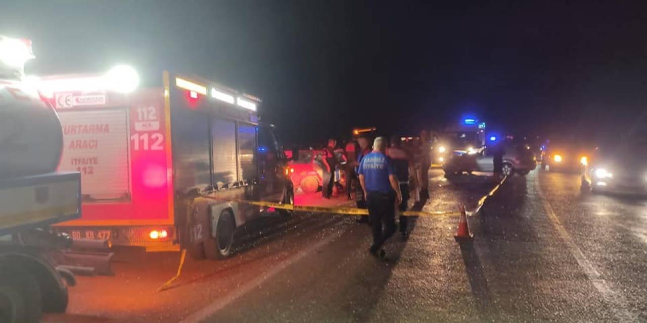 Osmaniye’de İki Otomobil Kafa Kafaya Çarpıştı: 1 Ölü, 1 Yaralı