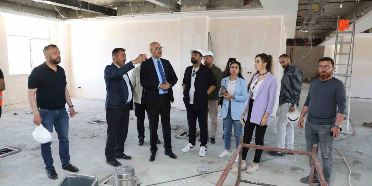 Belediye Başkan Vekili Aydın, Halk Kütüphanesi İnşaatında İncelemelerde Bulundu