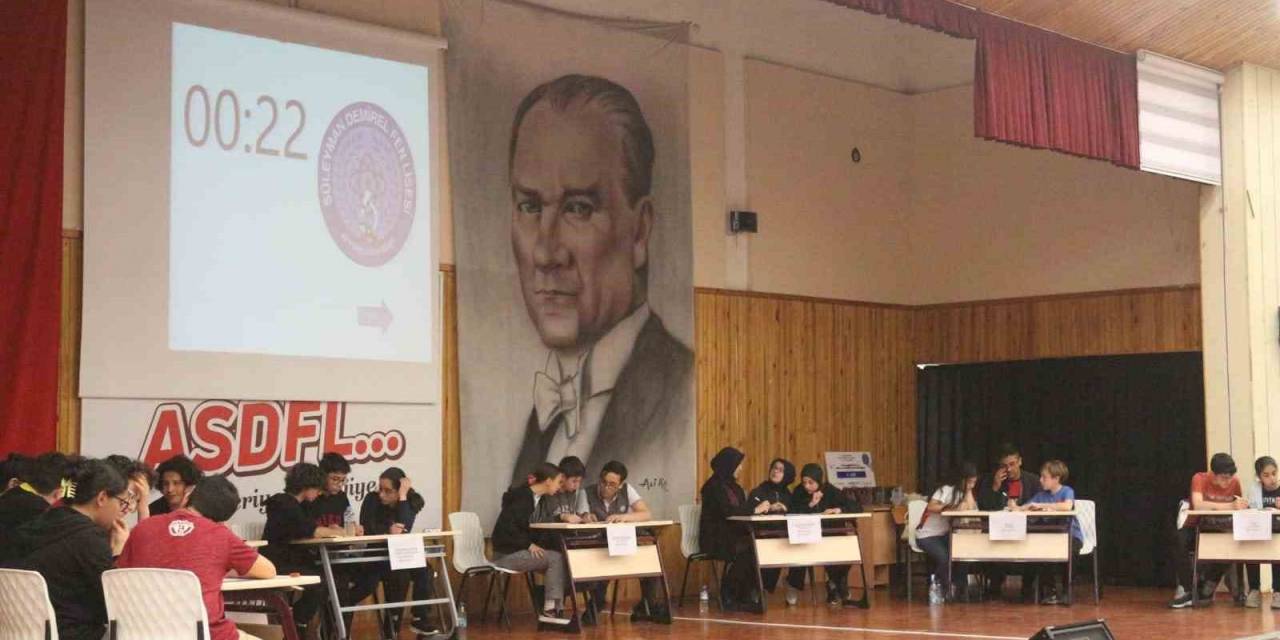 Matematik Ve Fen Yarışmasının Birincisi Sandıklı Yunus Emre Ortaokulu