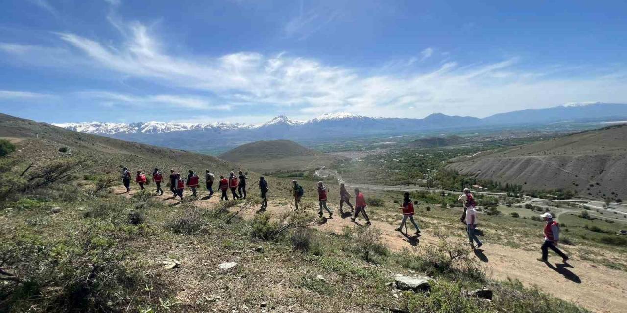 Öğretmenler 19 Mayıs İçin Yürüdü