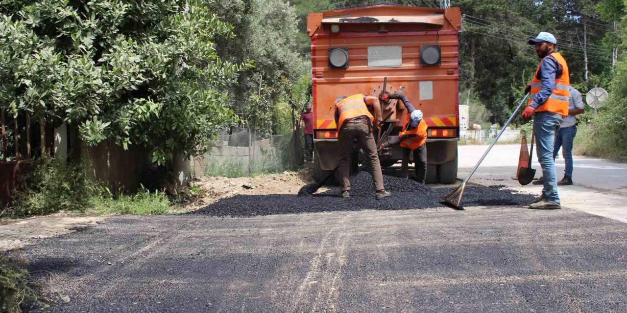 Manavgat’ta Sıcak Asfalt Çalışması